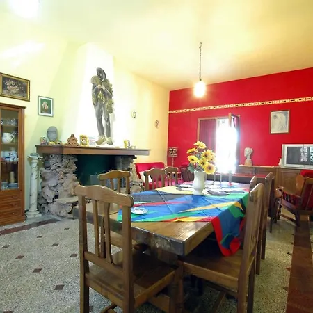 לינה וארוחת בוקר Sa Pischina *